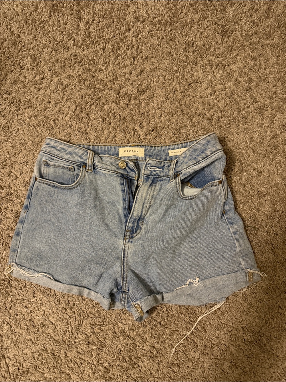 PacSun Light Wash Mom Short